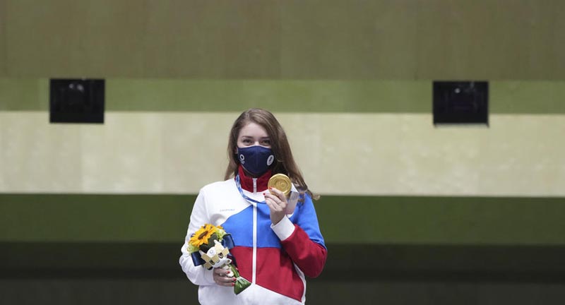 Бацарашкиной присвоили звание лейтенанта после побед на Олимпиаде-2020 - фото