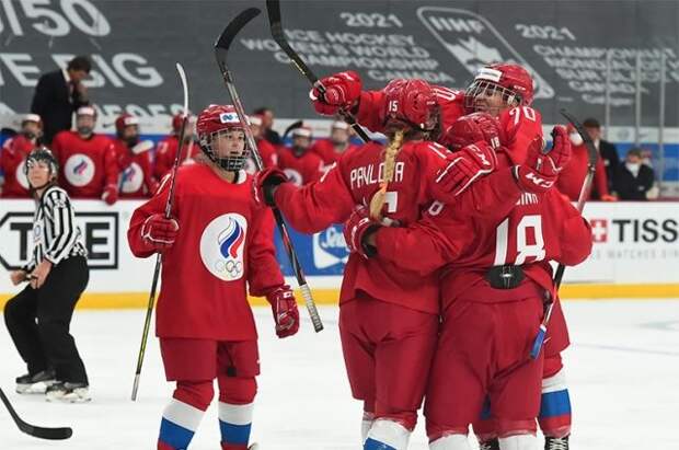 Женская сборная России по хоккею стартовала на чемпионате мира - фото