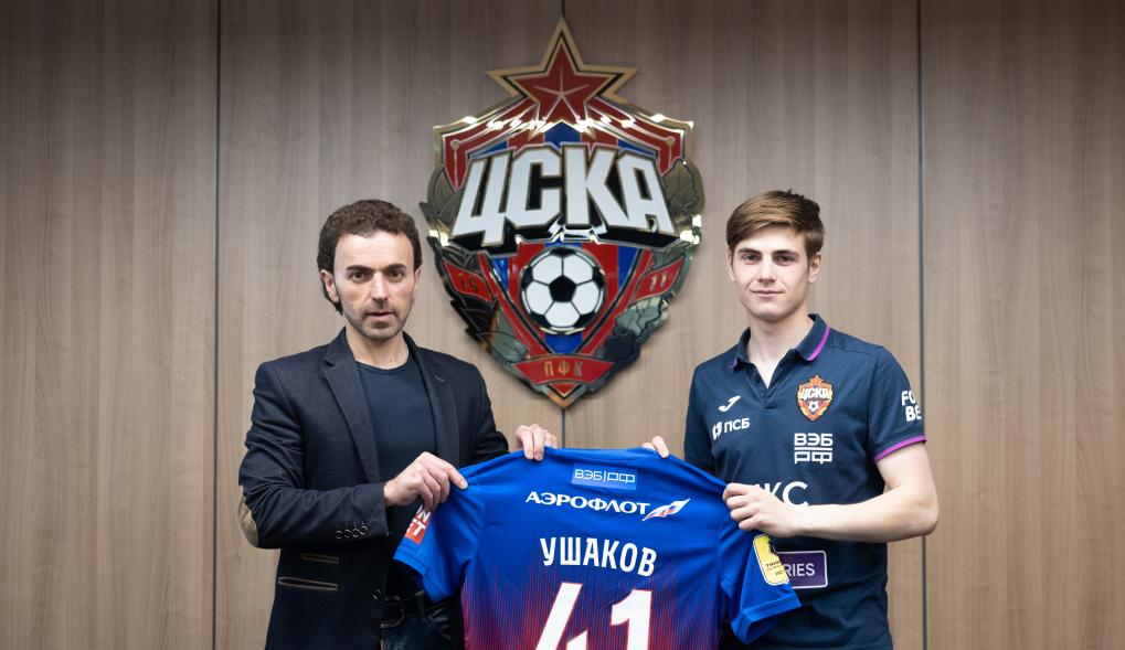 До подписания нового контракта Ушаковым интересовались три клуба РПЛ - фото