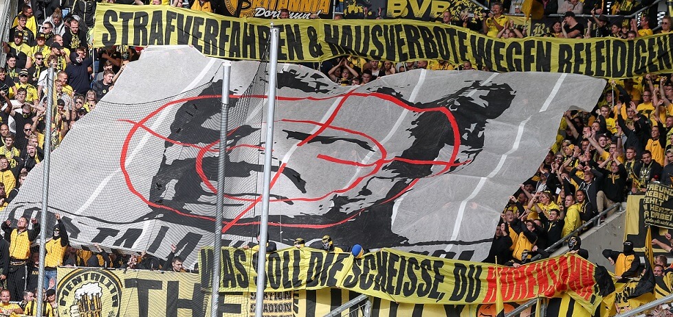 Немецкие фанаты выступают против DFB и авторитарного босса «Хоффенхайма». Союз нарушил свое же правило, но клубы грозят ультрас - фото