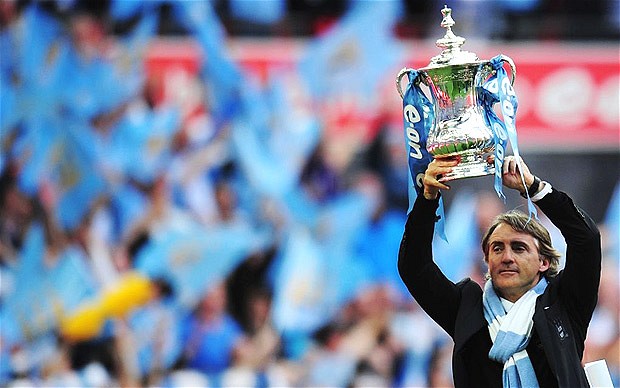 Манчини поздравил «Манчестер Сити» с чемпионством - фото