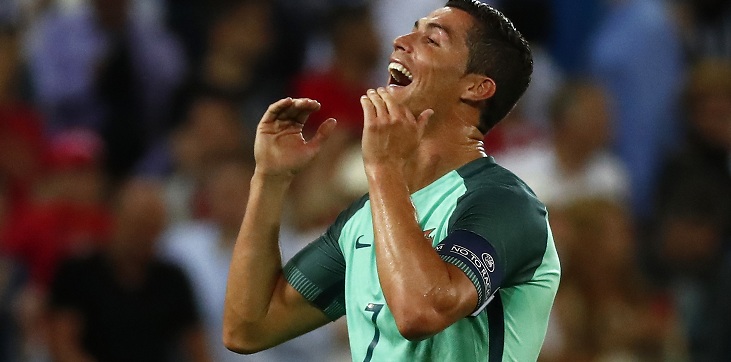 Португалия стала чемпионом Европы, несмотря на травму Роналду - фото