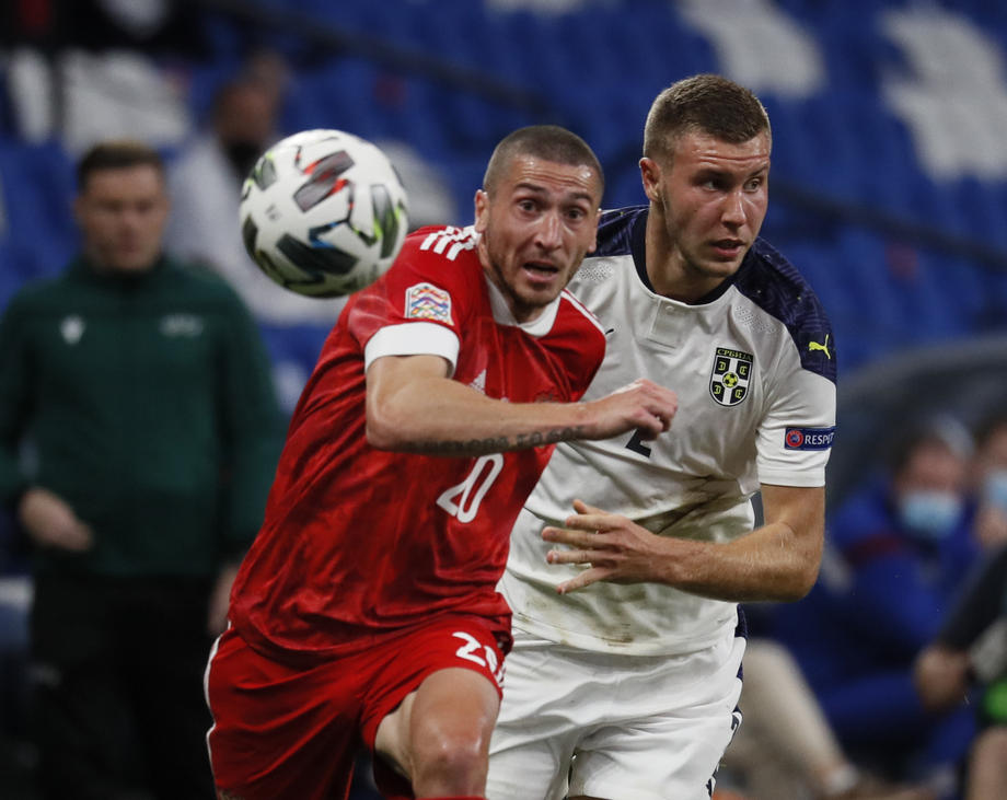 Основной полузащитник сборной России может не сыграть в матчах против Словении и Словакии - фото
