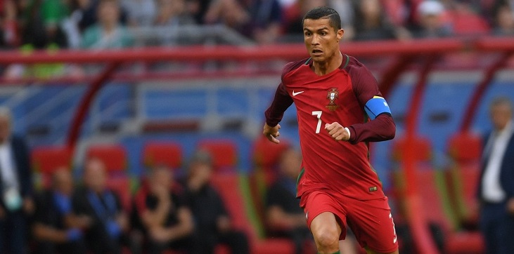 Португалия переигрывает Россию к перерыву благодаря голу Роналду - фото