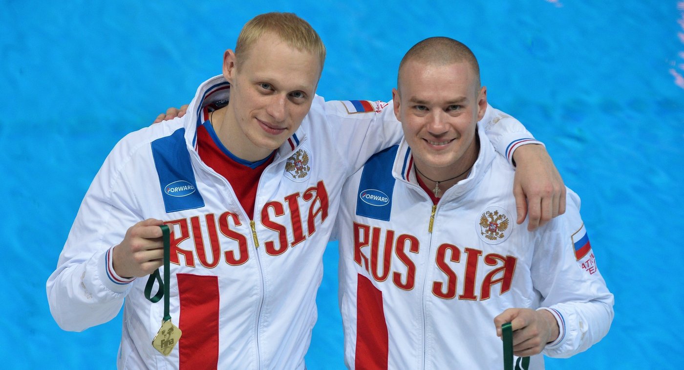 Кузнецов и Захаров завоевали золото ЧЕ в прыжках в воду с 3-метрового трамплина - фото