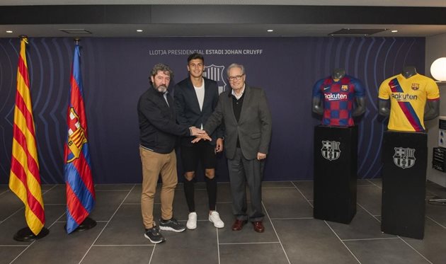 «Барселона» подписала защитника «Бока Хуниорс» Рамоса - фото
