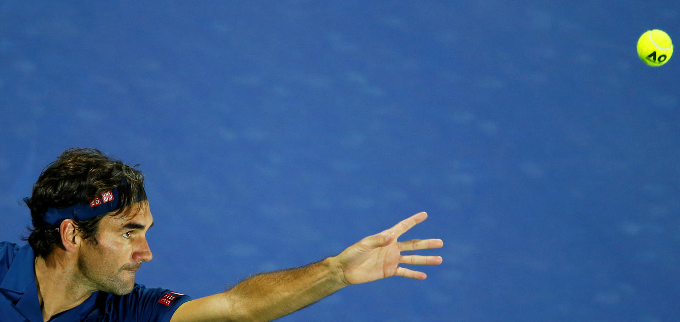 Федерер идет за своим восьмым титулом Дубая. А Хачанов вылетел после первого круга - фото