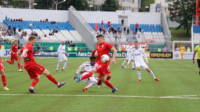 «Оренбург» одержал первую победу в сезоне и покинул последнее место в таблице - фото