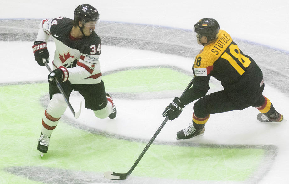 После 4-х сыгранных матчей сборные Швейцарии и Канады еще не теряли очков на Чемпионате мира по хоккею - фото
