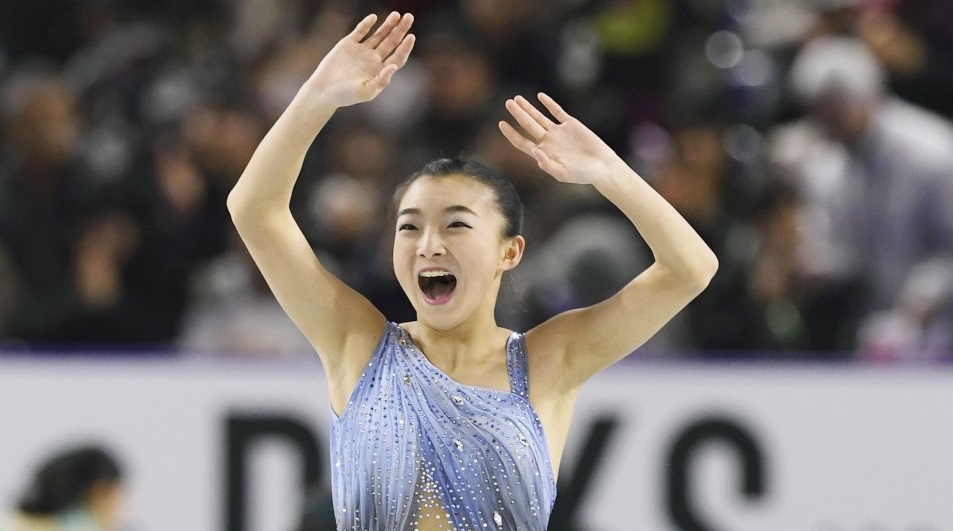 19-летняя чемпионка Японии пытается исполнить четверной прыжок после фиаско в Токио - фото