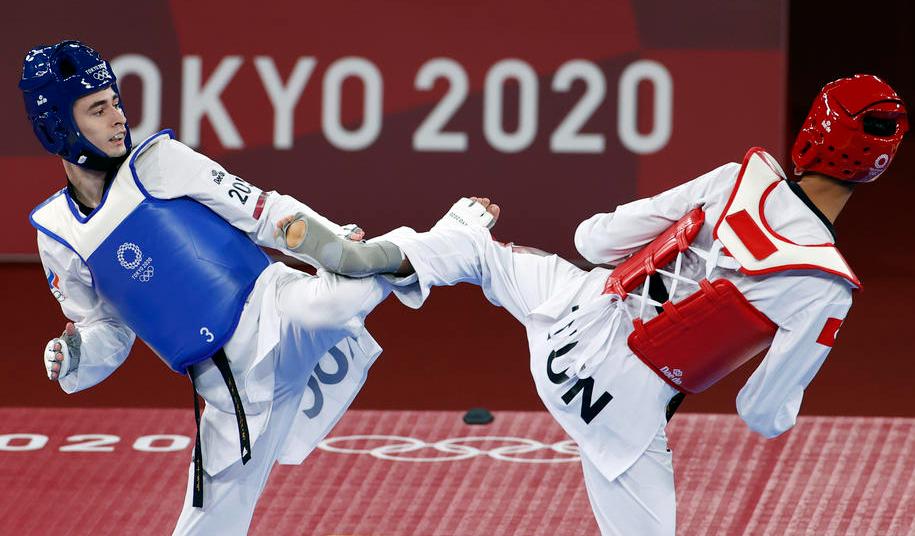 Артамонов принес вторую медаль сборной России на Олимпиаде в Токио - фото