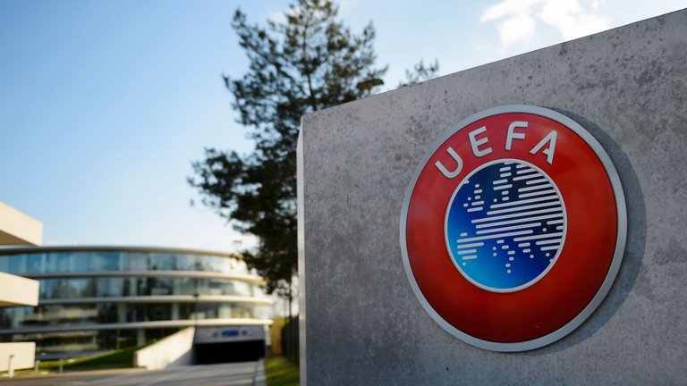УЕФА объявит о введении четвертой замены - фото