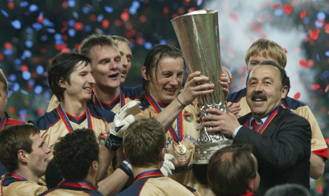 Газзаев хочет, чтобы Днем футбола стал день победы ЦСКА в Кубке УЕФА - фото