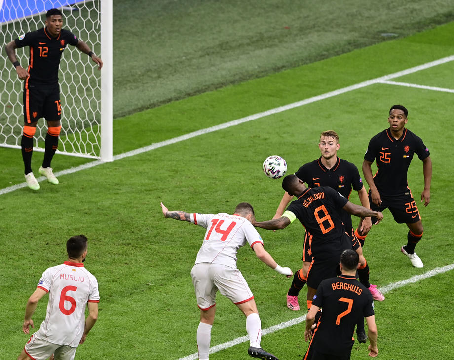 Нидерланды разгромили Северную Македонию, Австрия впервые вышла в плей-офф Евро - фото