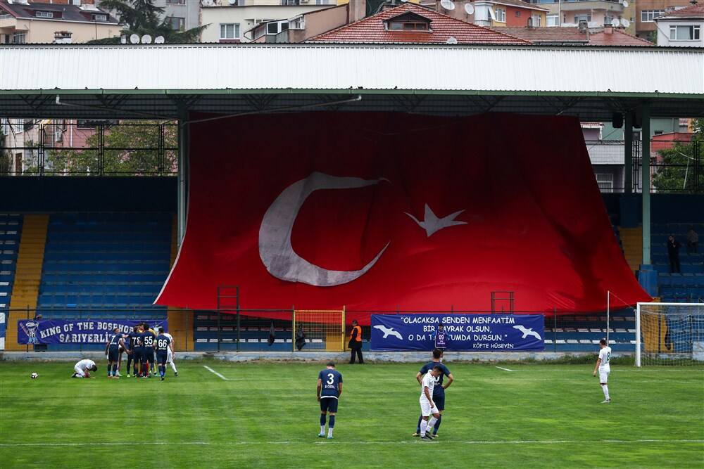 В Турции во время землетрясений скончался тренер - фото