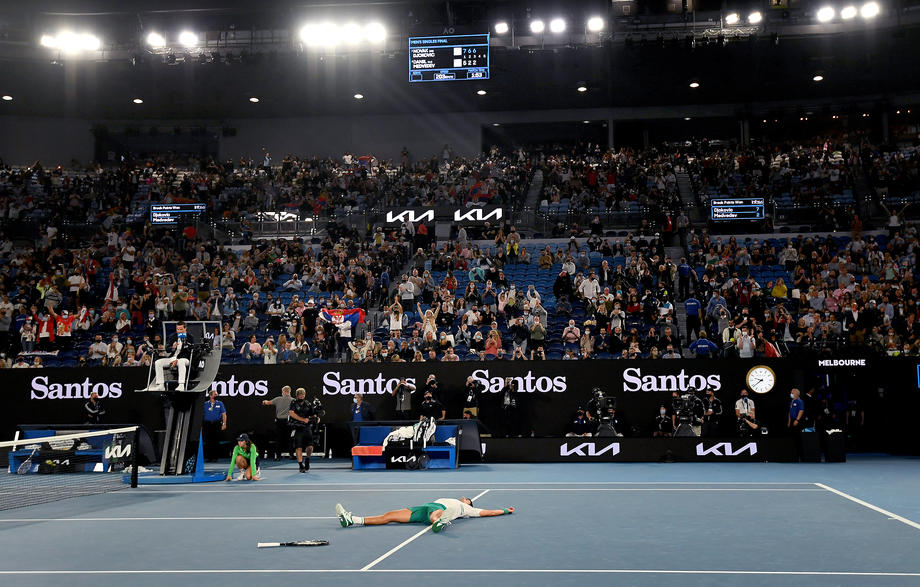 В Australian Open — 2022 не смогут участвовать непривитые теннисисты  - фото