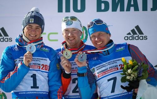 Черезов выиграл бронзу чемпионата России по биатлону и завершил карьеру - фото