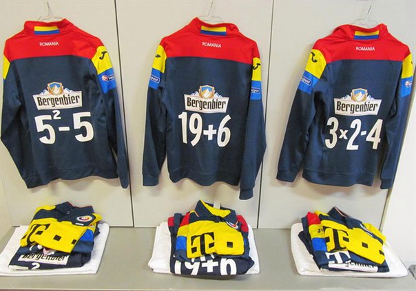 Игроки сборной Румынии выйдут на товарищеский матч в футболках с примерами вместо номеров - фото
