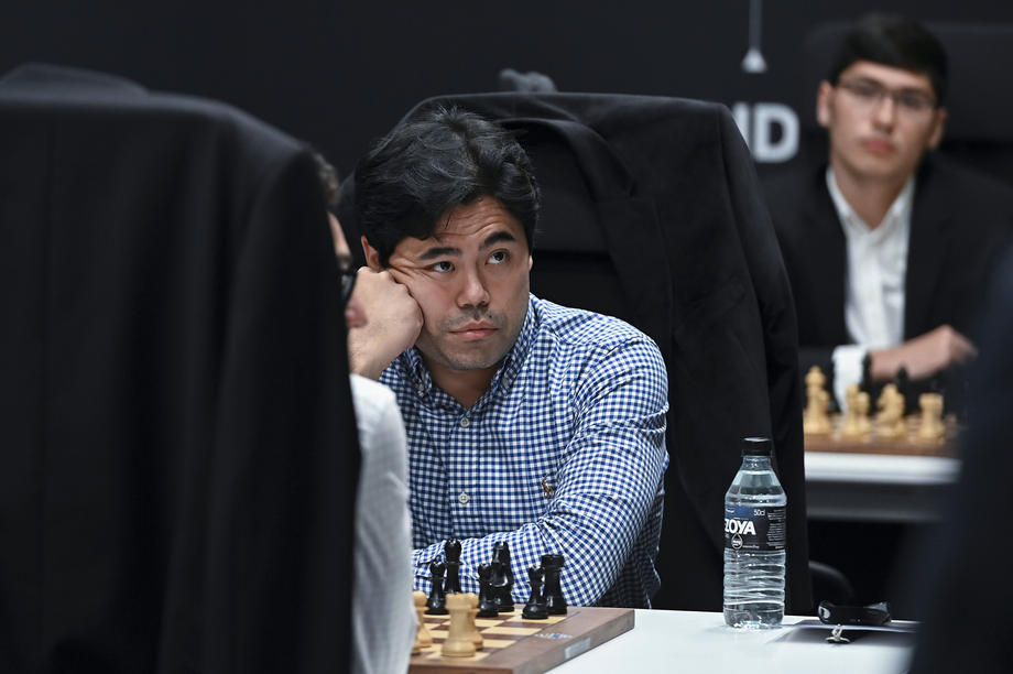 Итог 10-минутной партии: за шахматную корону сыграет либо русский, либо китаец - фото