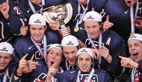 Сборная США одолела Канаду по буллитам и выиграла молодежный чемпионат мира - фото