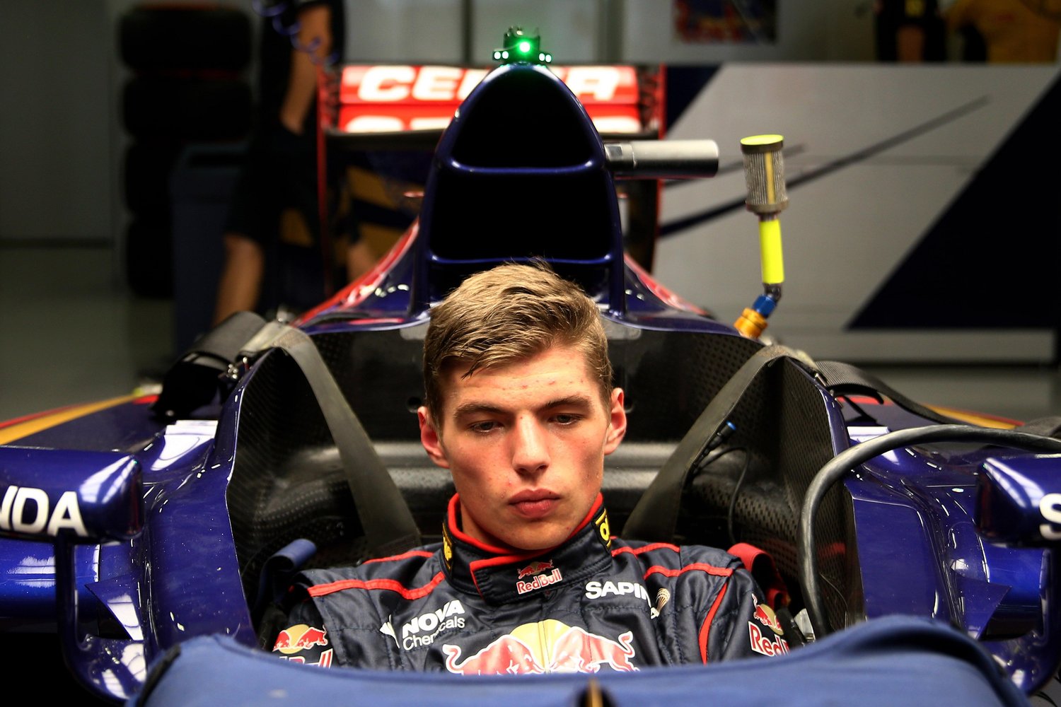 Ферстаппен разбил машину в третьей практике Гран-при Монако - фото