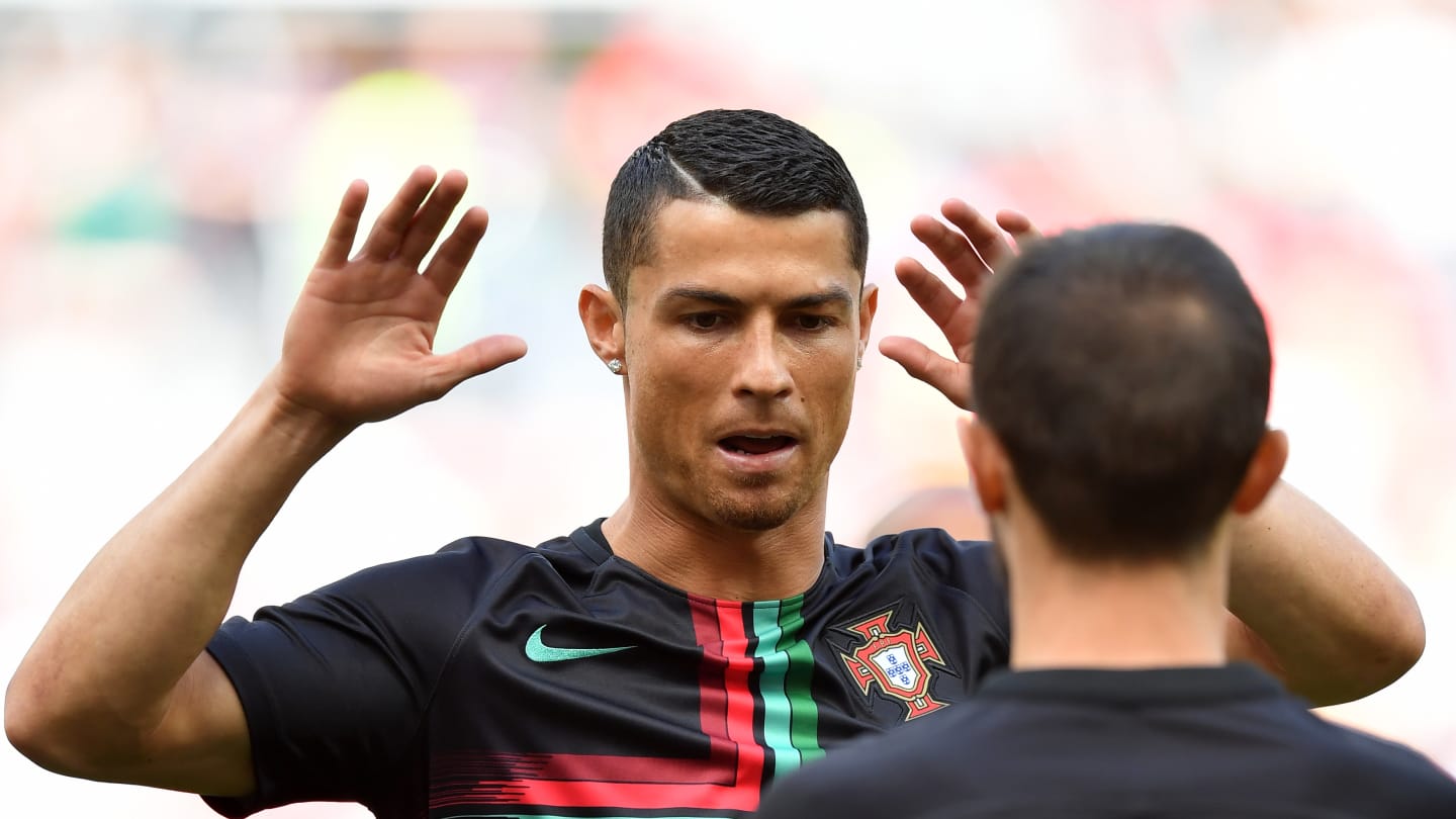 Португалия обыграла Марокко, Роналду побил рекорд Ференца Пушкаша - фото