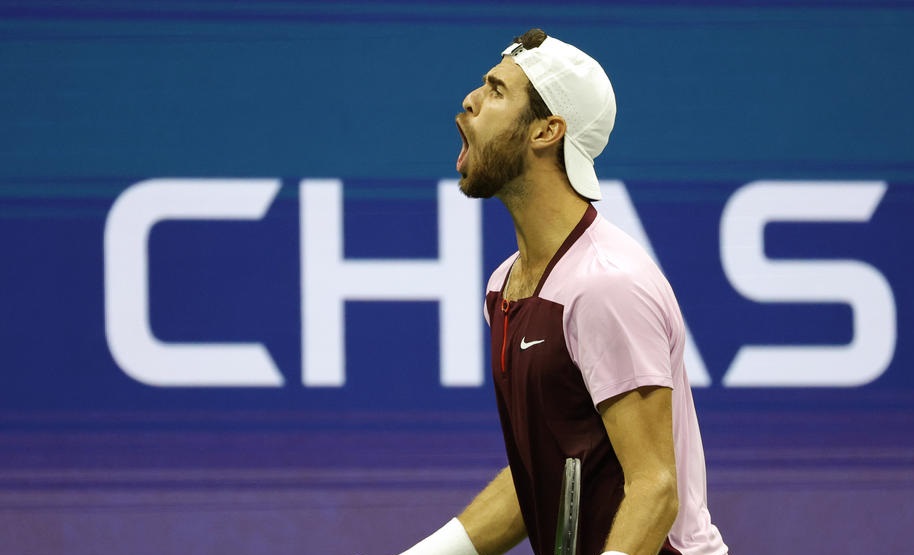 Хачанов сенсационно переиграл Кирьоса и вышел в полуфинал US Open - фото