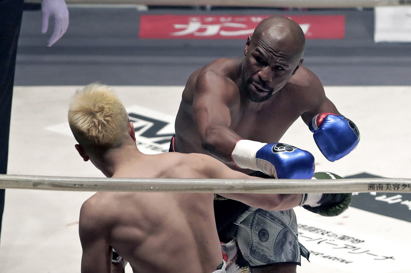 Мейвезеру хватило двух раундов, чтобы отправить нокаут японского бойца MMA - фото
