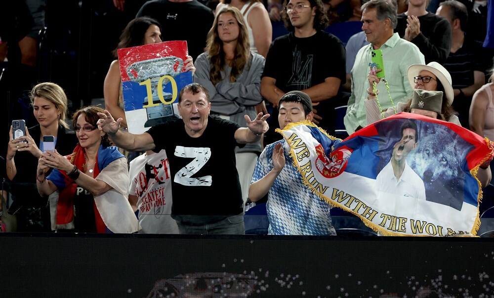 Журова допустила, что россиян перестанут пускать на теннисные турниры из-за российских флагов на Australian Open - фото
