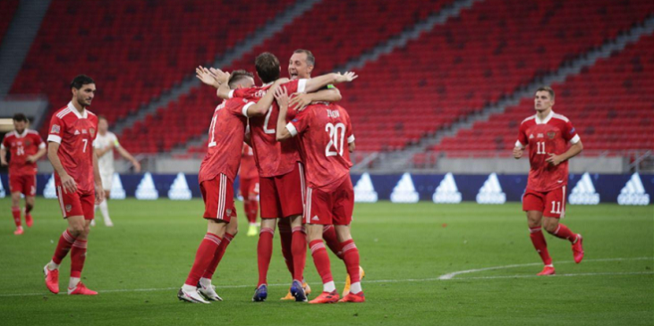 Россия едва не упустила победу в матче Лиги наций против Венгрии - фото