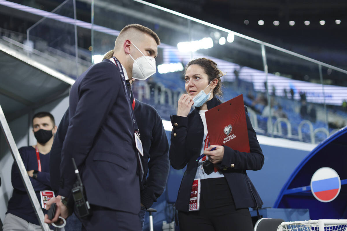 Дюков считает, что Россия не выйдет из состава УЕФА - фото