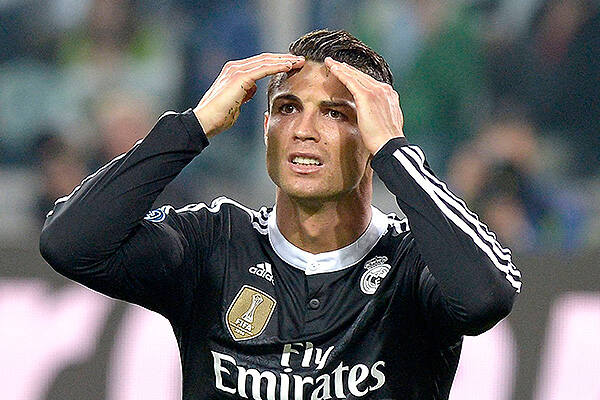 Роналду хочет стать самым высокооплачиваемым футболистом в мире - фото