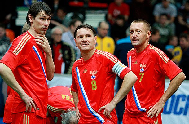 Сборная России разгромила Германию со счетом 10:3 и вышла в финал Кубка Легенд - фото