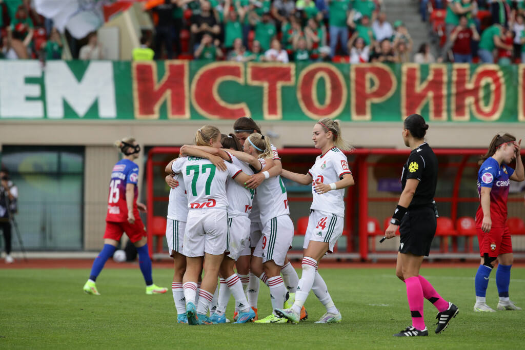 Бывший форвард сборной России заявил, что женский футбол зрелищнее мужского - фото