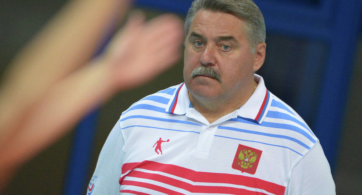 Тренер для сборной России: усы надежды, герой Лондона или иностранец? - фото