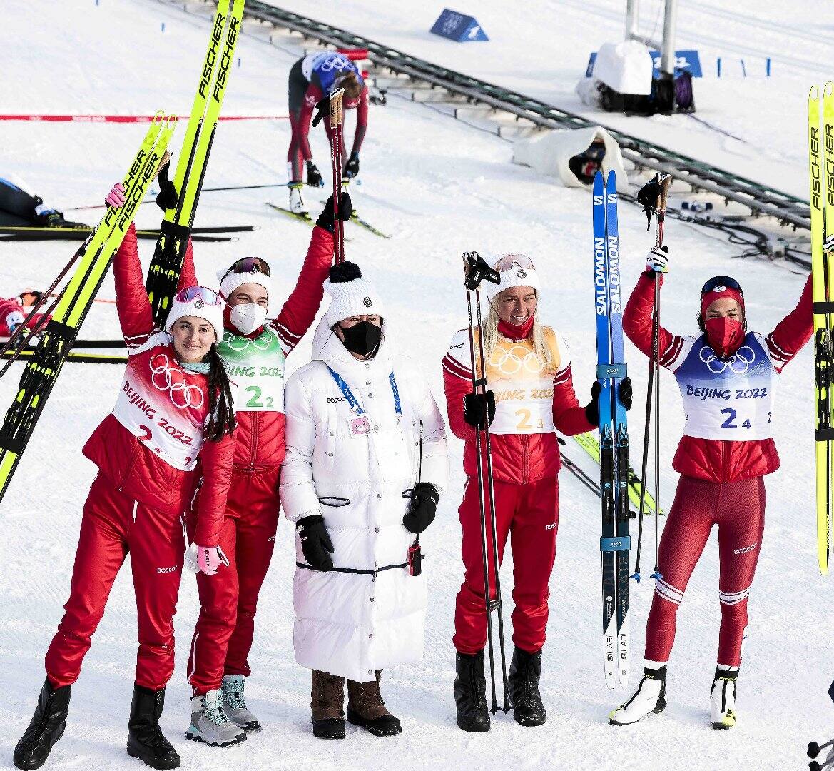 Вяльбе ответила подписчику, назвавшему лыжную сборную «красной машиной»  - фото