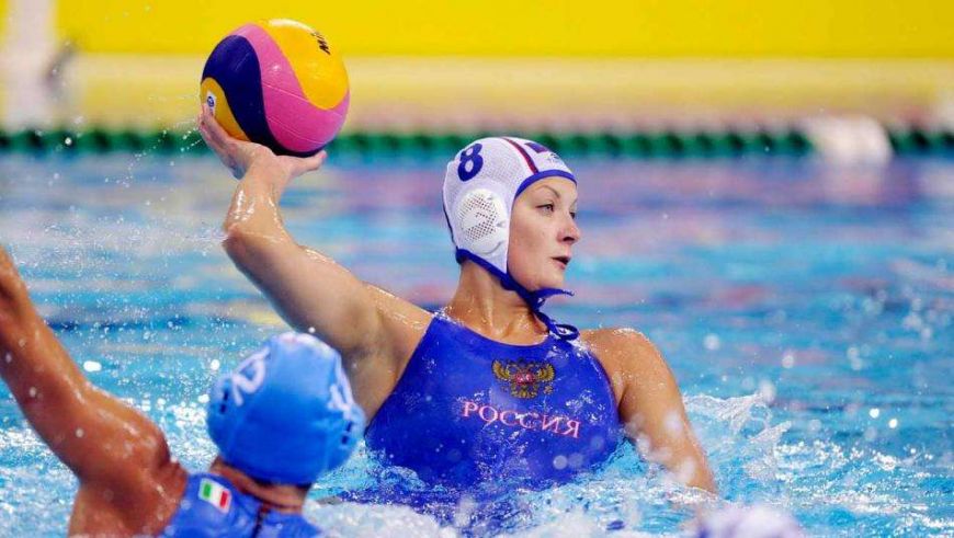 Российские спортсменки досрочно вышли в четвертьфинал чемпионата Европы по водному поло - фото