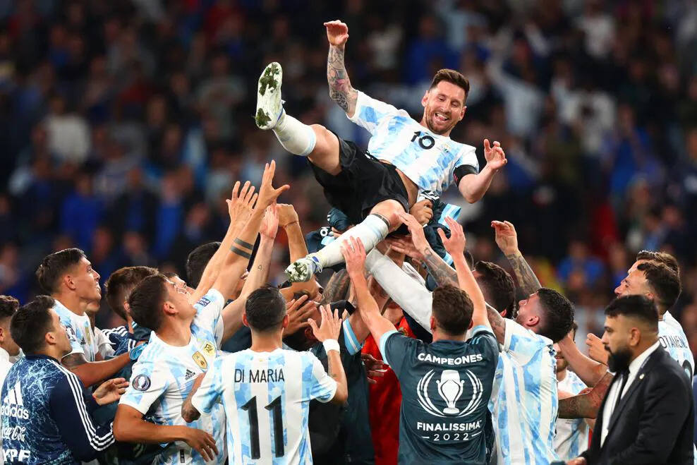 Аргентина стала победителем Финалиссимы-2022 - фото