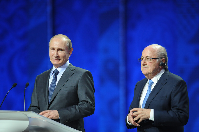 Песков: Не можем назвать деталей частной встречи Путина и экс-президента ФИФА Блаттера - фото