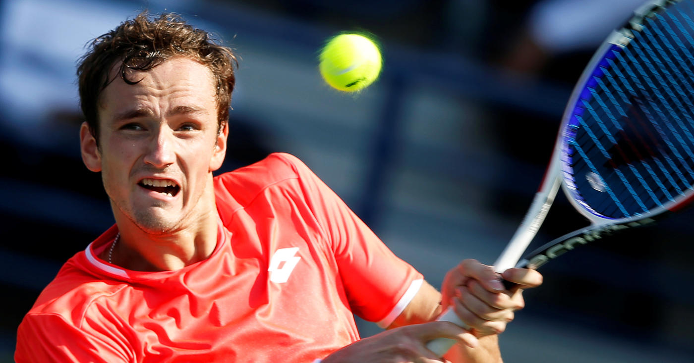 Медведев идет за своим пятым титулом ATP - фото