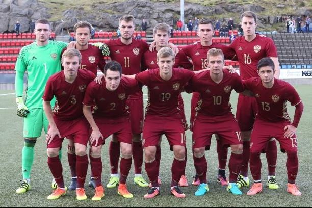 Молодежная сборная России уступила немцам, забив три мяча - фото
