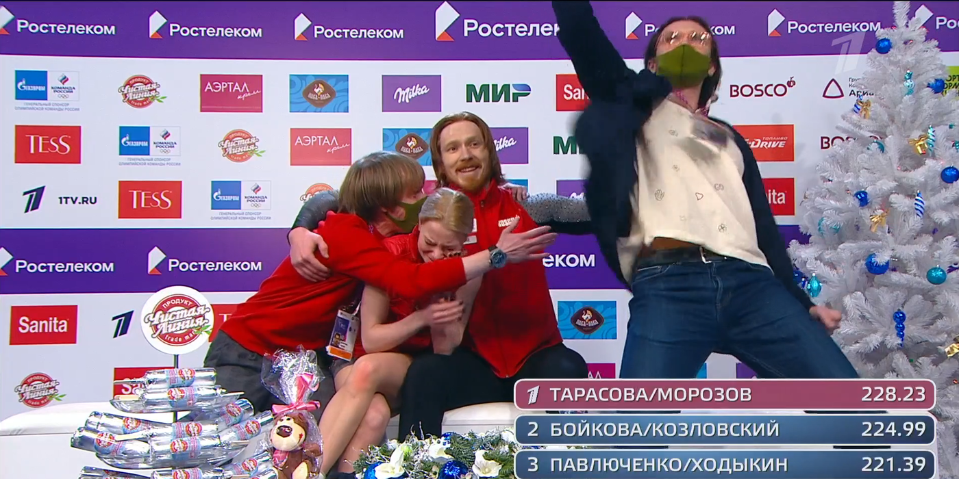 Тарасова и Морозов стали трехкратными чемпионами России - фото