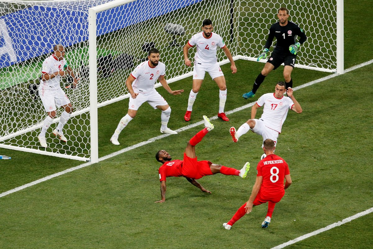 Англия вырвала победу у Туниса на 91 минуте - фото