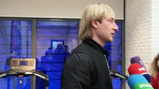 Мишин заявил, что Плющенко способен играть в футбол на профессиональном уровне - фото