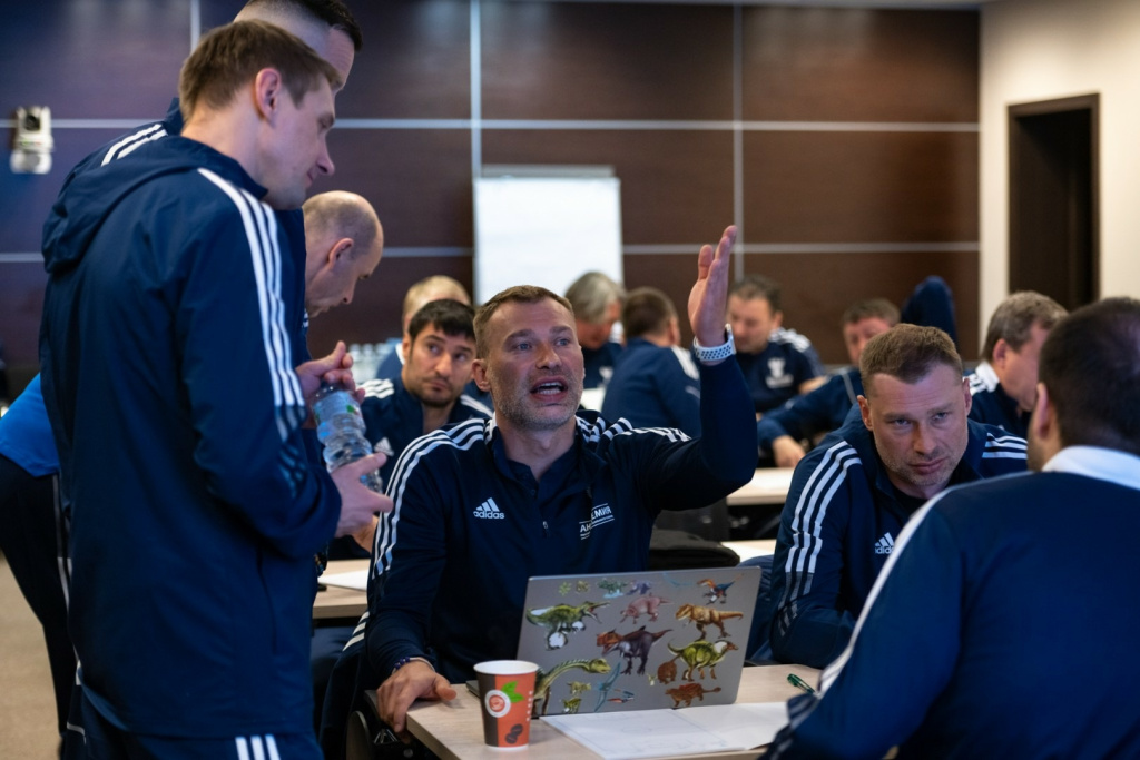 Тренеры на обучении лицензии Pro-УЕФА