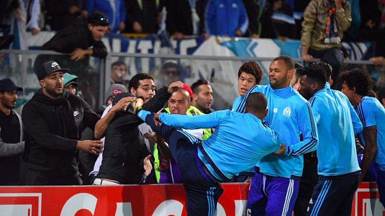 УЕФА завел дело на Эвра за насильственное поведение по отношению к болельщику - фото