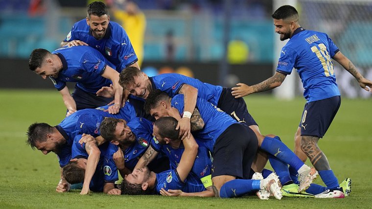 Италия обеспечила выход в плей-офф Евро-2020 - фото