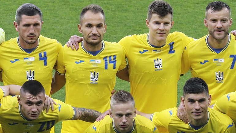 УЕФА обязал Украину скрыть надпись «Героям Слава!» на футболках - фото
