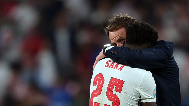 Ловрен поддержал Саку, не забившего решающий пенальти в финале Евро - фото