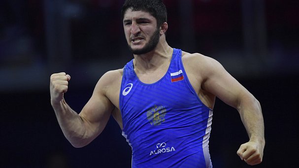 Садулаев завоевал золотую медаль  на Олимпиаде-2020  - фото